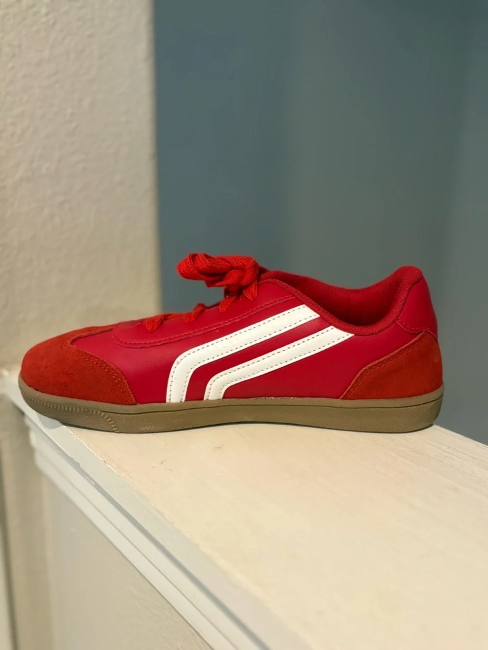 Kids' Boston Red Court Sneakers - Cat & Jack Youth Big Kid Size 6 New W/O Tags